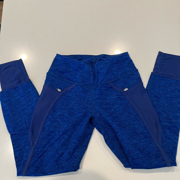 Never worn capri leggings - Picture 2 of 3